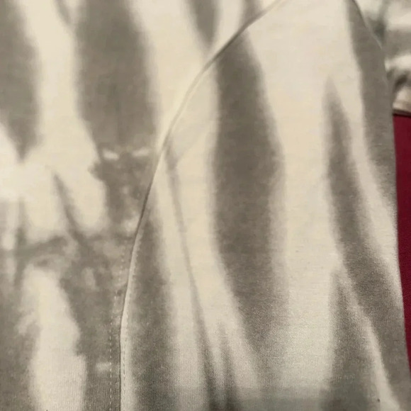 Tie die top - Picture 3 of 4